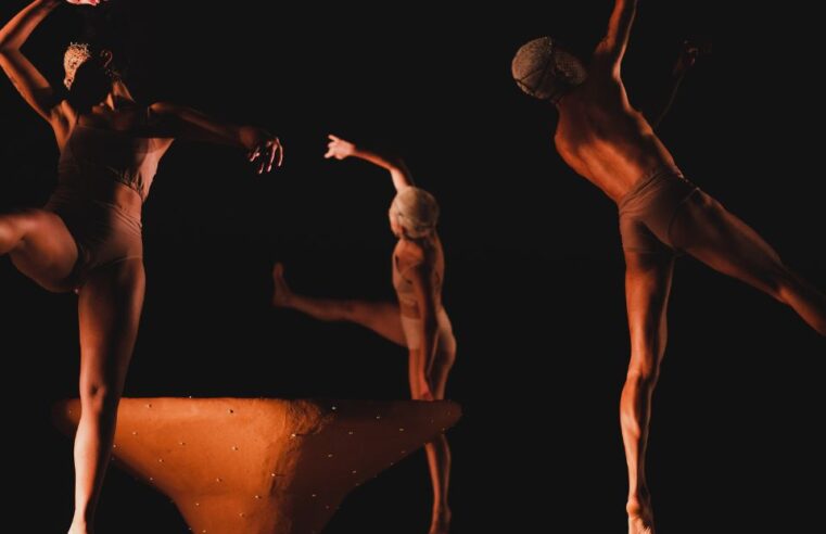 Espetáculo \V3NTØ (Barravento) ocupa palcos de BH com dança, ancestralidade e juventude