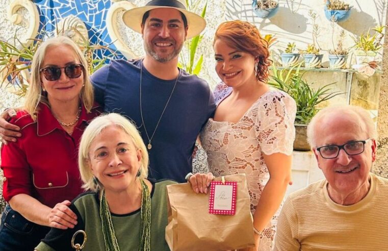 David Faria oferece encontro com amigos em comemoração ao seu aniversário