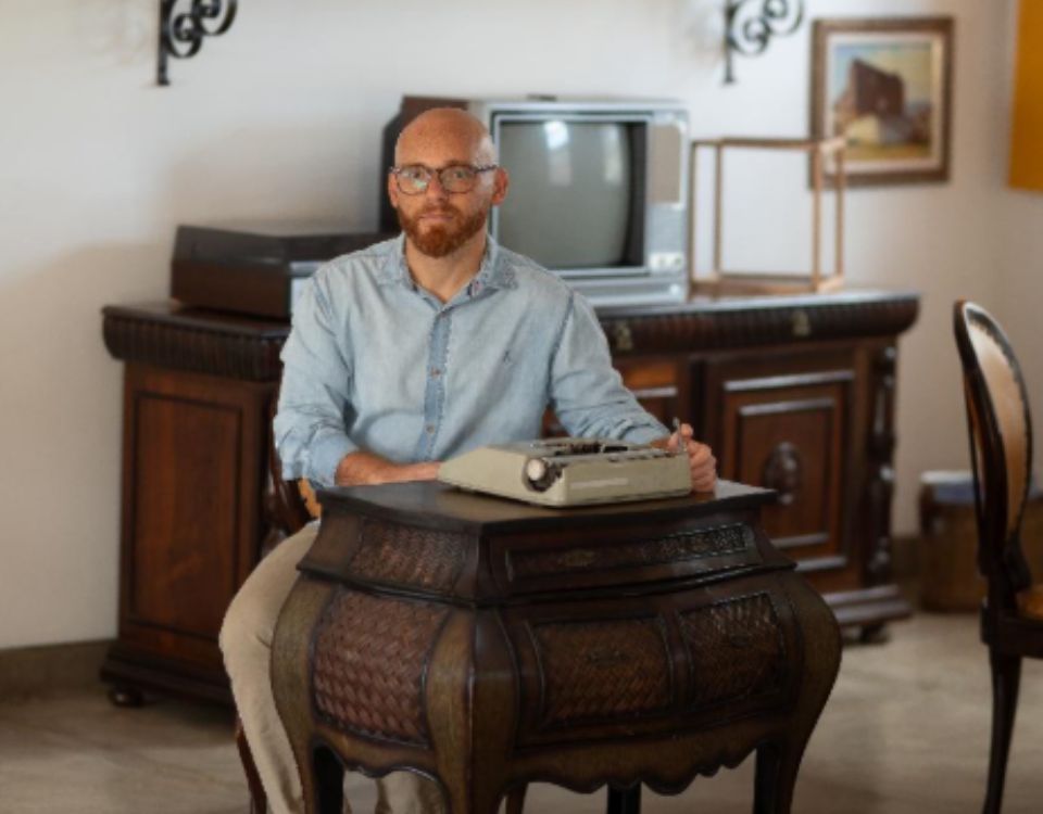 Bernardo Lopes: escritor mineiro lança novo livro, “Como desenhar um cubo de Necker” neste sábado
