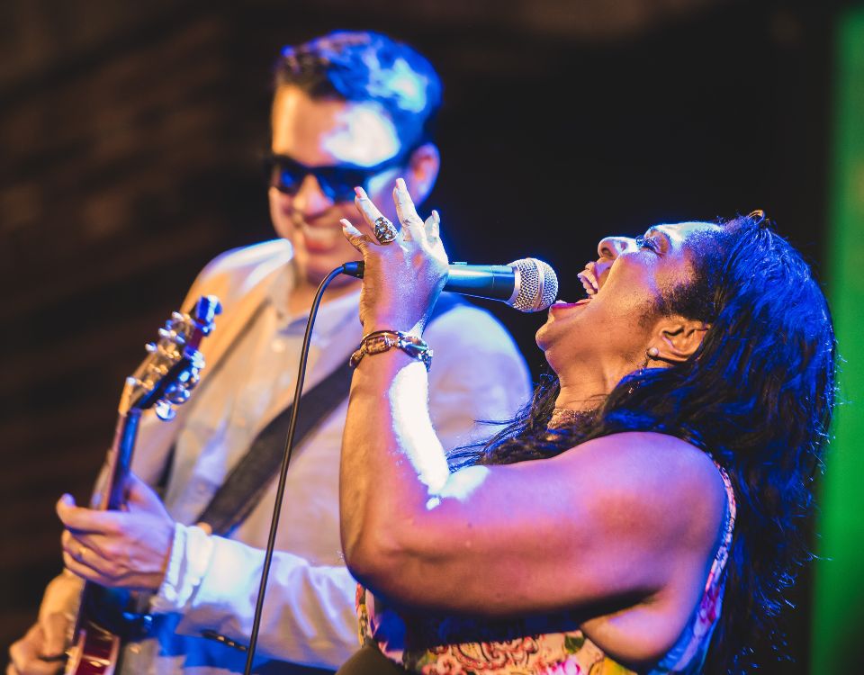 Rota do Blues Festival celebra centenário de B.B. Kingcom grandes nomes internacionais em BH