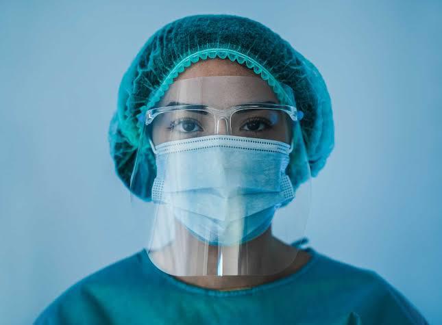 Pesquisa identifica principais causas de adversidades médicas em 2025