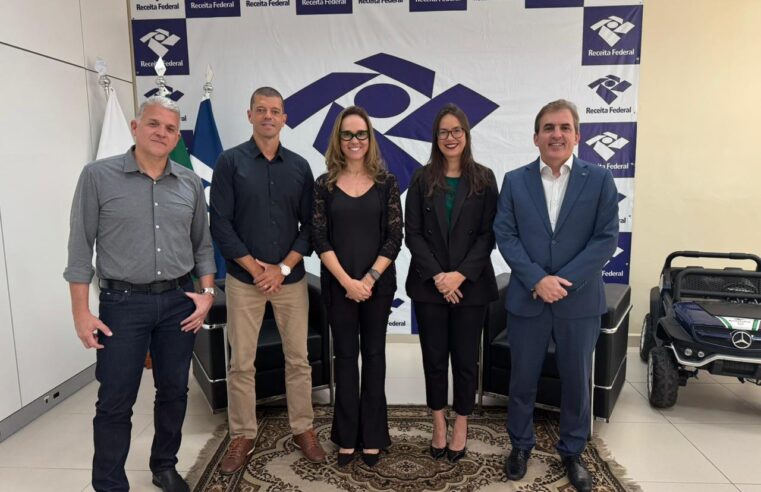 Sindijoias Ajomig discute normatização aduaneira com a Receita Federal em Minas Gerais