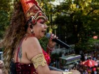 Bloco carnavalesco leva ancestralidade afro-brasileira ao coração do Rio