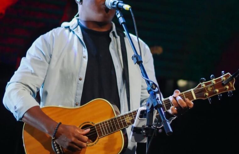 Elmo Mendes se destaca como uma das vozes da nova geração da música gospel baiana