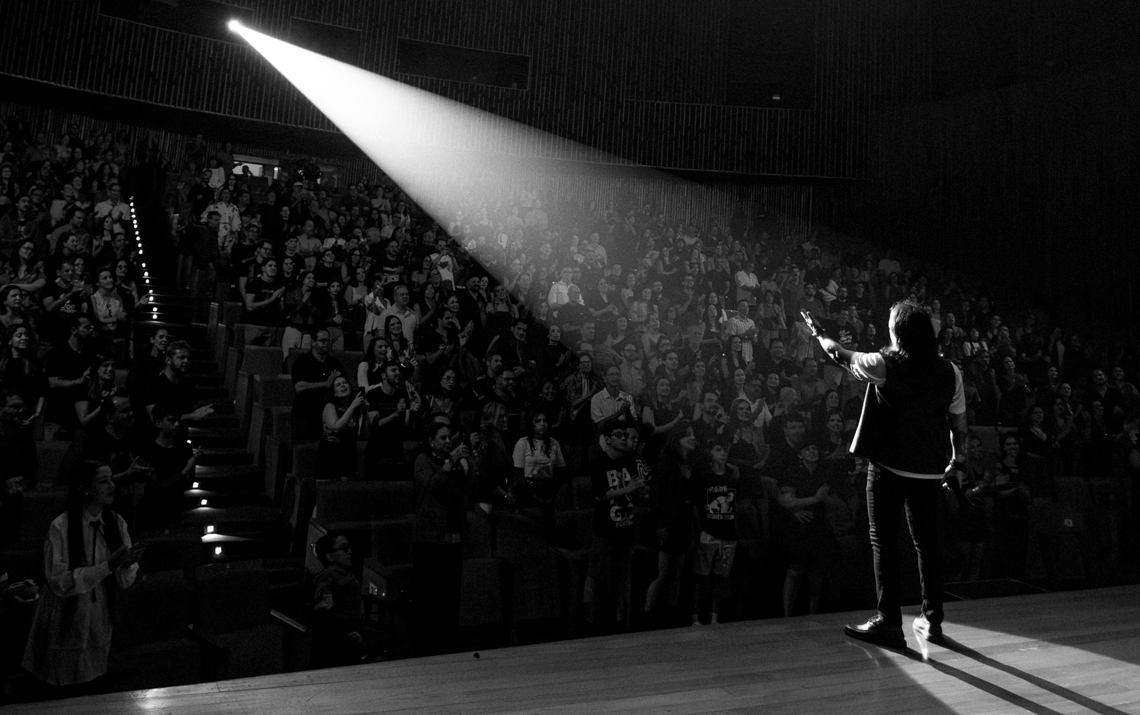 Venosa Sessions retorna ao Teatro Municipal de Uberlândia e transforma palco em uma celebração do rock e da cultura local