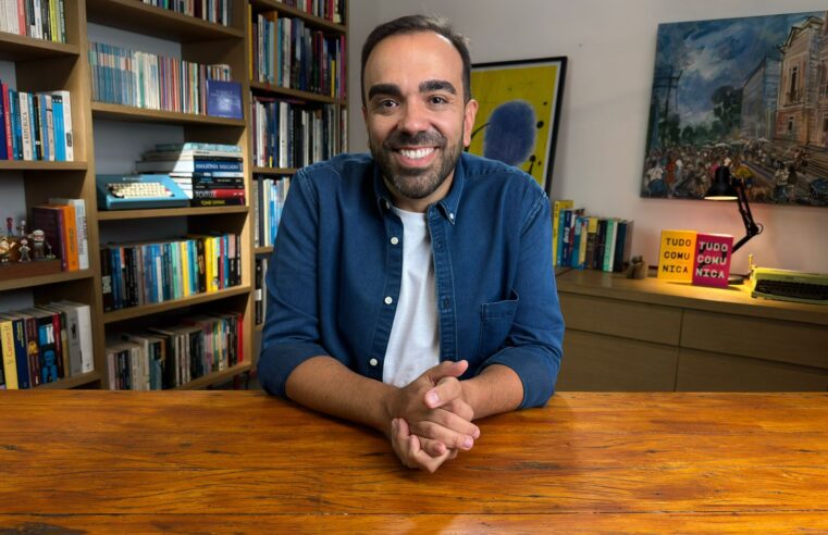 Rafael Araújo lança nova temporadado podcast Tudo Comunica
