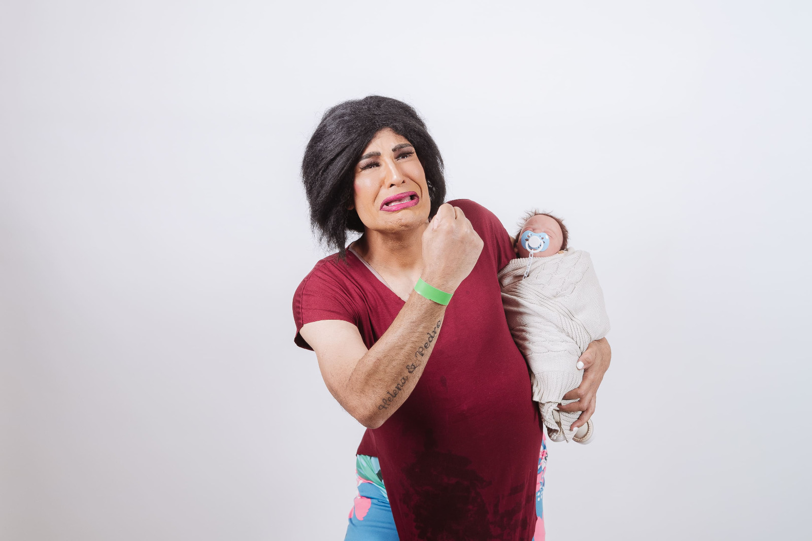 Diego Besou apresenta “Upa Que Pariu” no Teatro Estação BH nesta quinta-feira